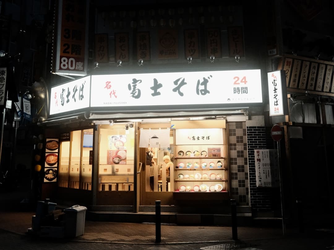 鹿晗拒绝staff帮忙系鞋带 真偶像的风采